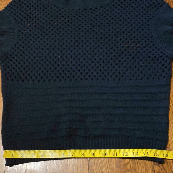 Venus Small Black Crocheted Short Sleeve Banded Bottom Sweater - Picture 5 of 8